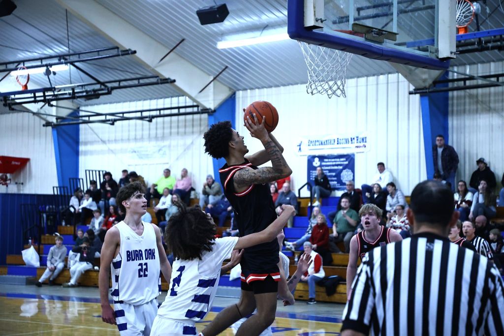 Colon boys get road win over Reading 71-29